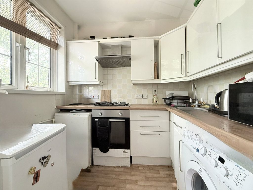 Property photo 2 of 7 Picture No. 15