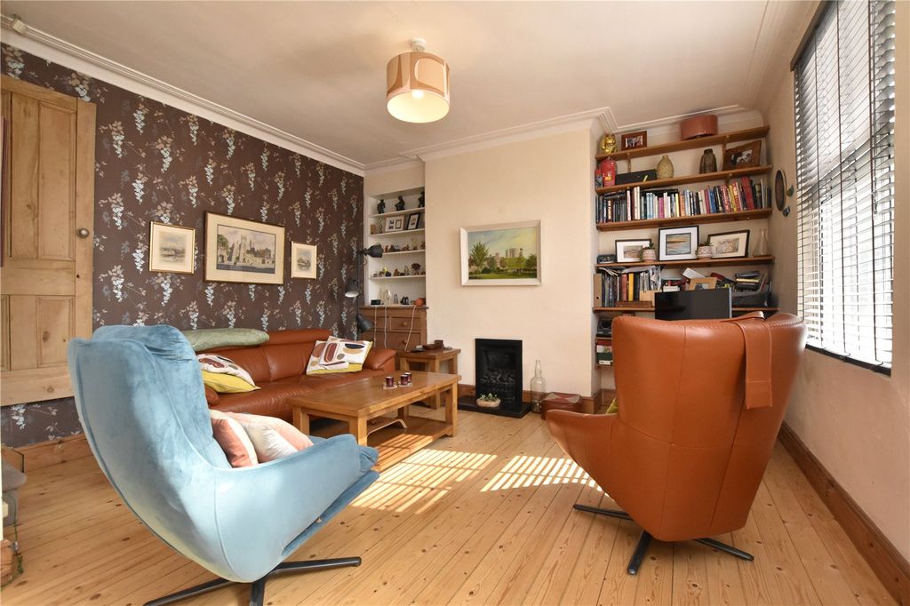 Property photo 3 of 15 Picture No. 17