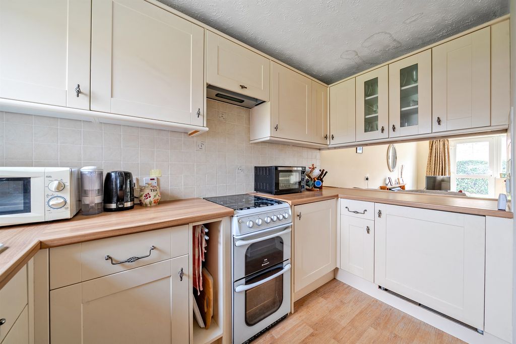 Property photo 3 of 11