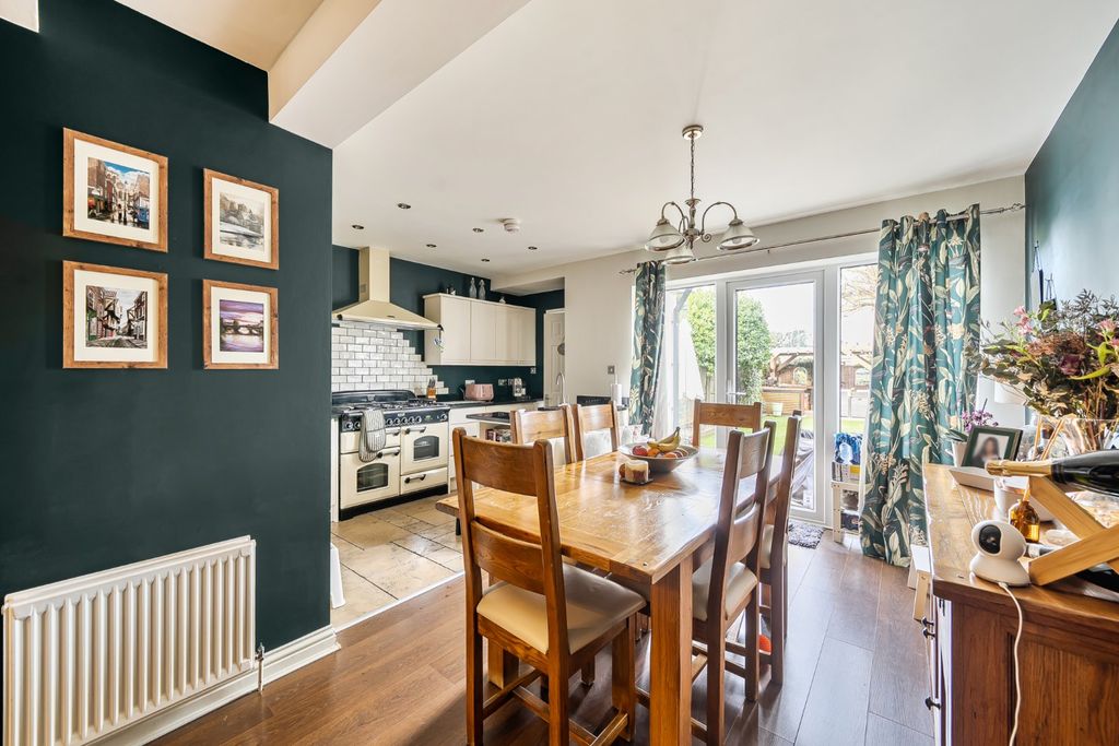 Property photo 2 of 19 Picture No. 22