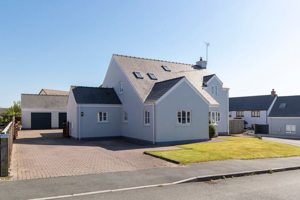 Property photo 1 of 37