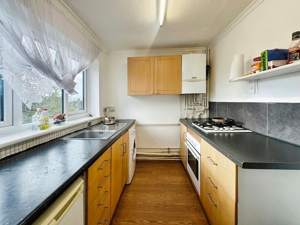 Property photo 3 of 9 Kitchen