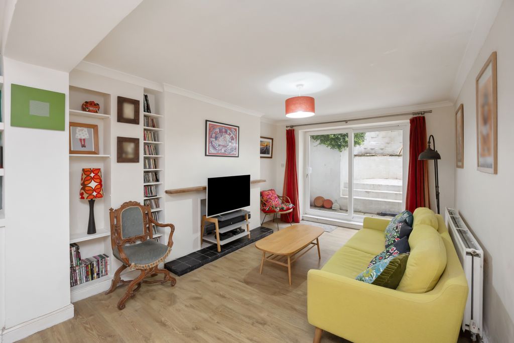 Property photo 1 of 18