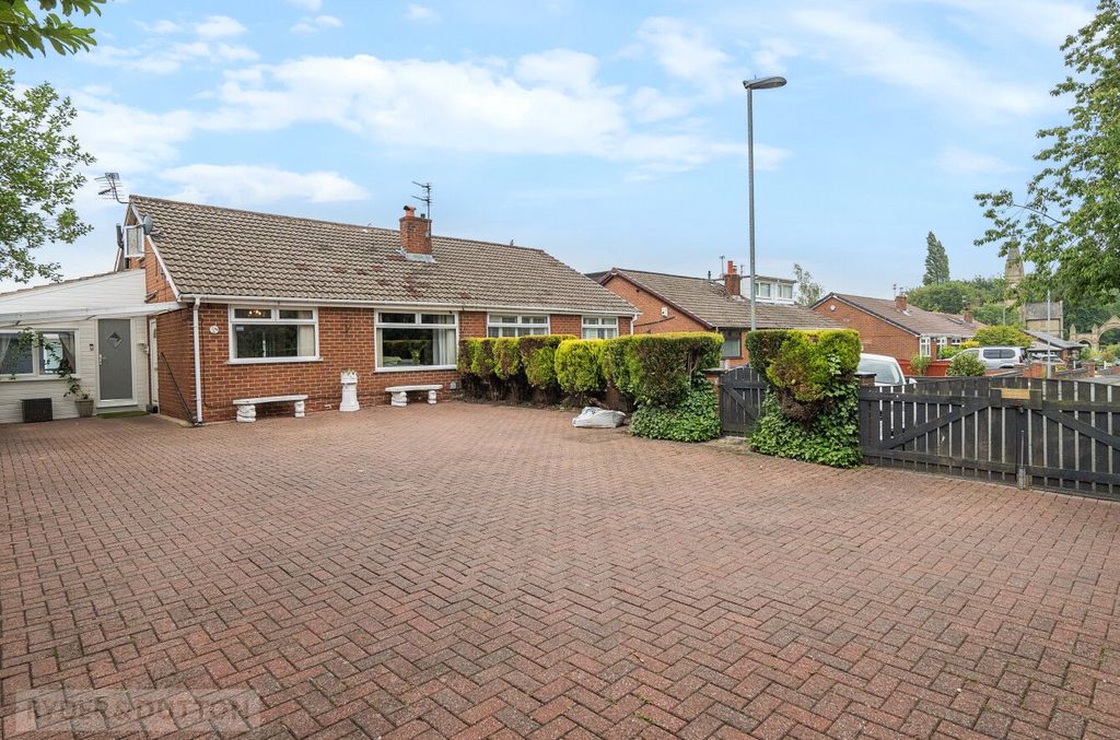 Property photo 1 of 21 External