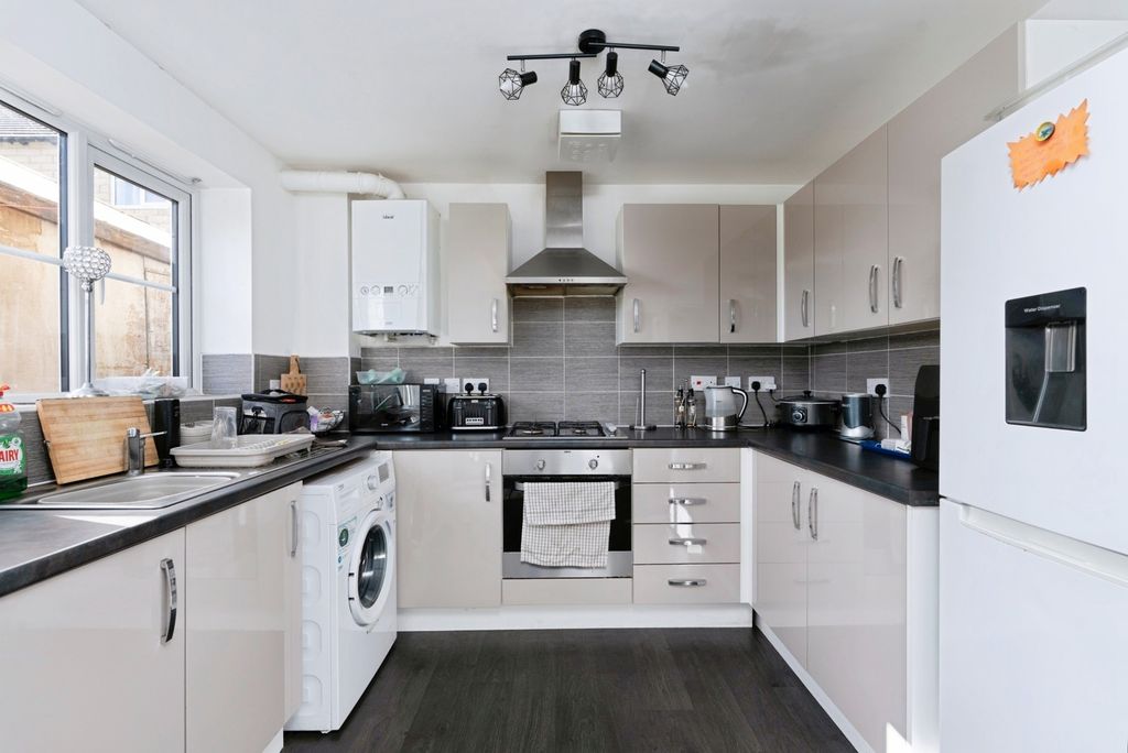 Property photo 2 of 16 Pbox-Img.Jpg