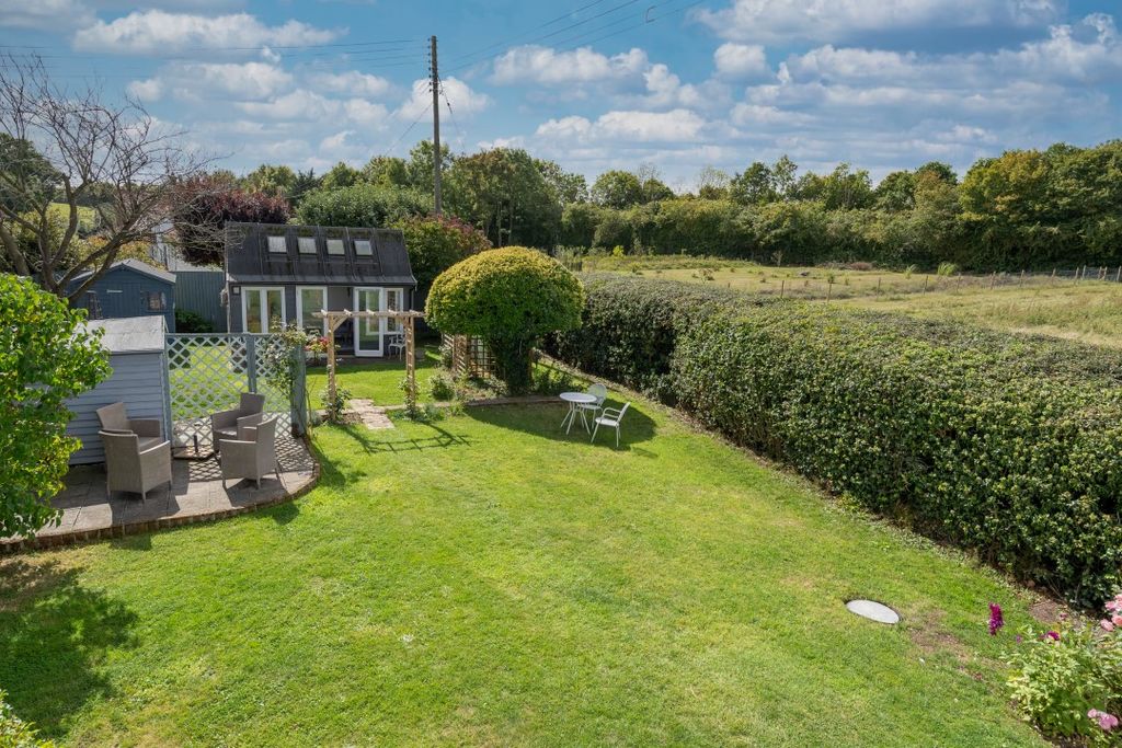 Property photo 2 of 28