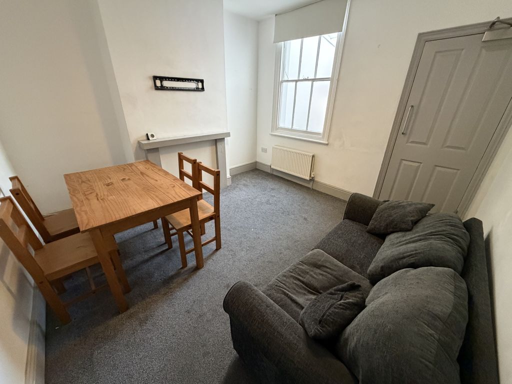 Property photo 3 of 8 Image