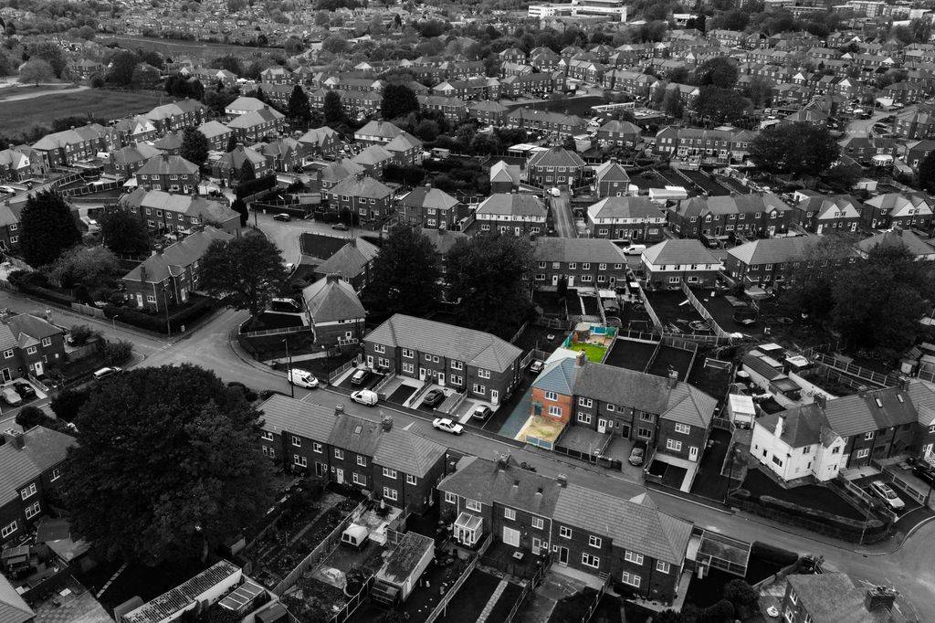 Property photo 3 of 21