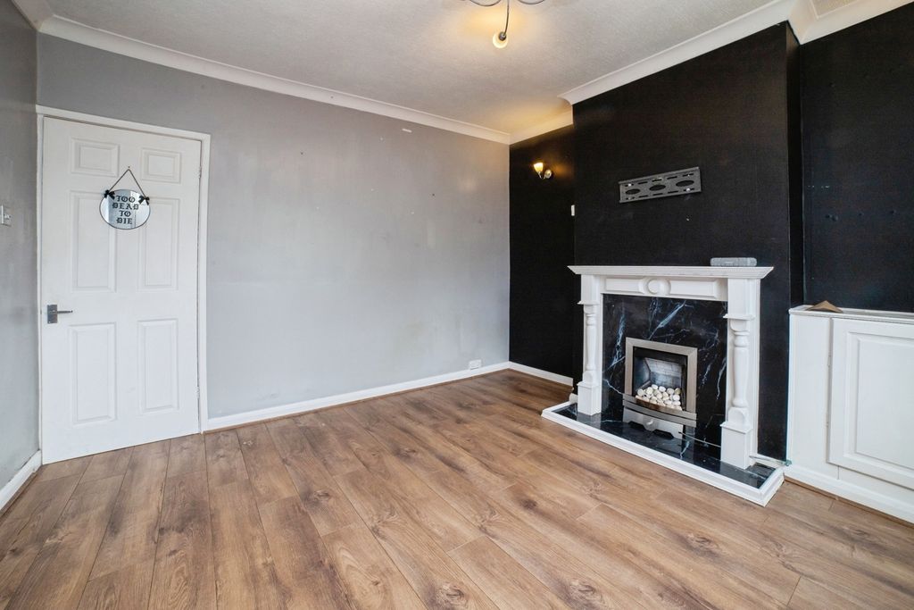 Property photo 3 of 14 Pbox-Img.Jpg