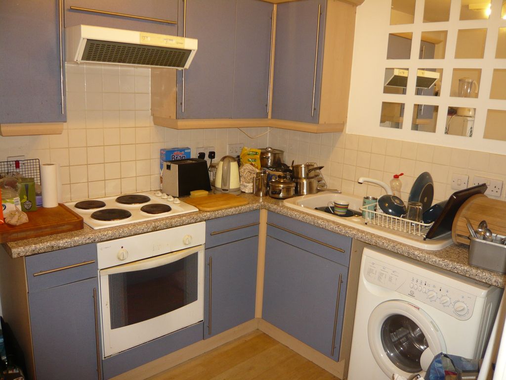 Property photo 2 of 5 Kitchen