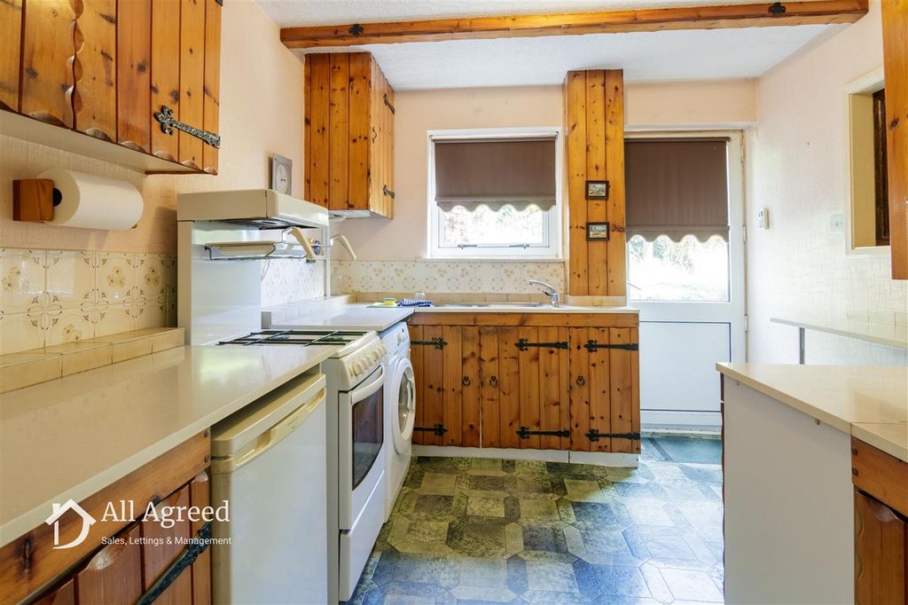 Property photo 3 of 13 Kitchen