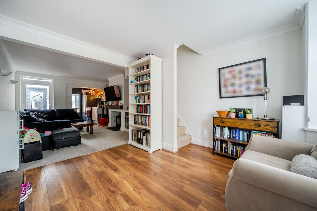 Property photo 2 of 16