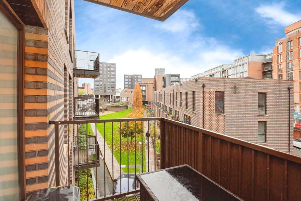 Property photo 1 of 19 Pbox-Img.Jpg