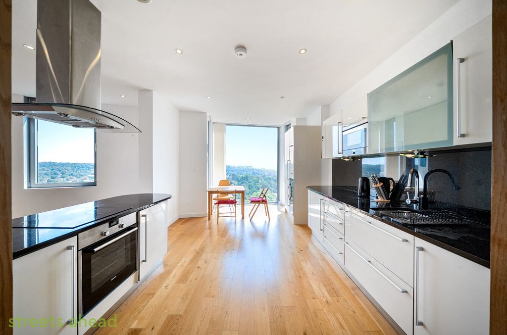 Property photo 3 of 21 8A65c4d2-285E-408...