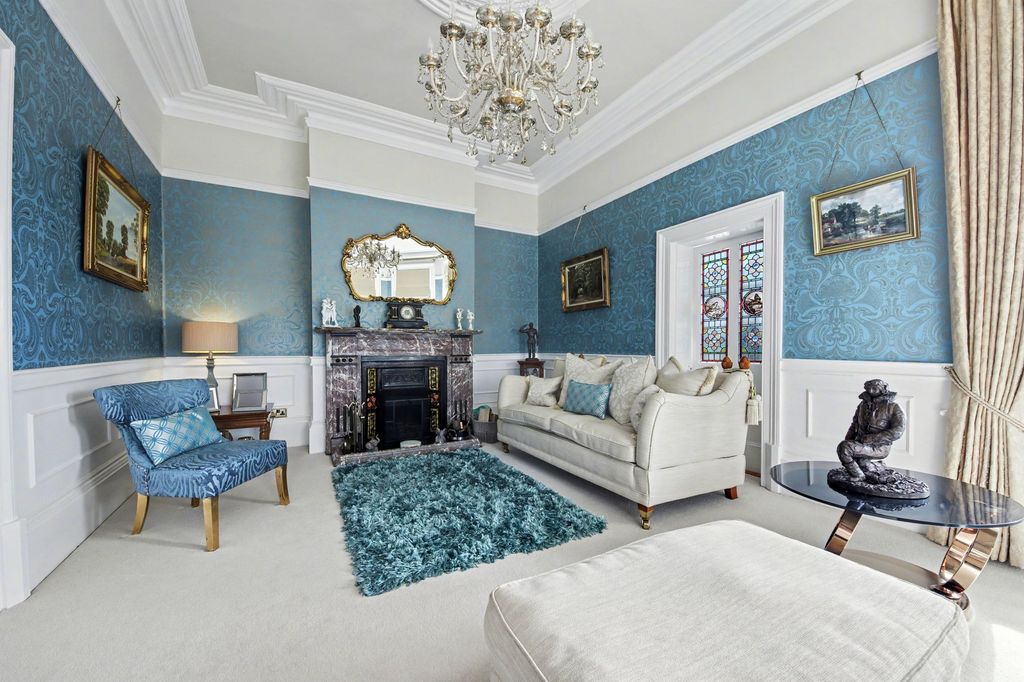 Property photo 3 of 25