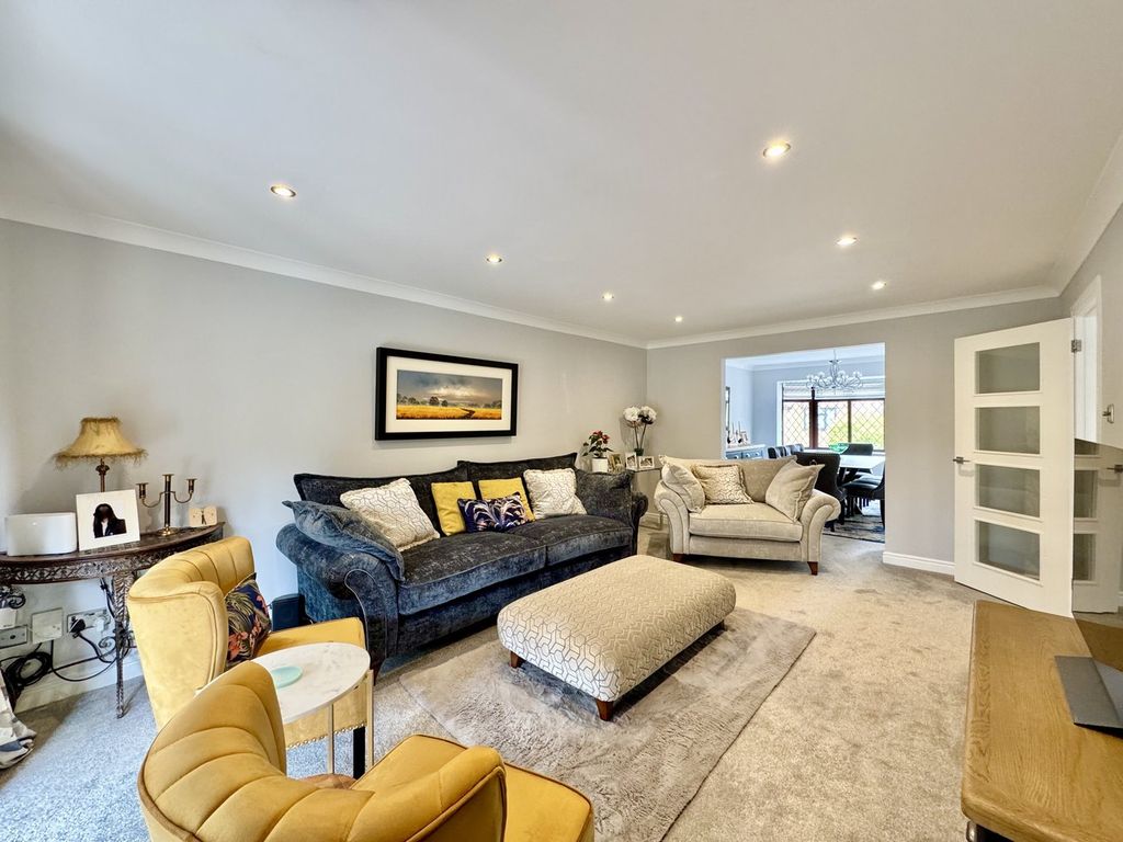 Property photo 2 of 19