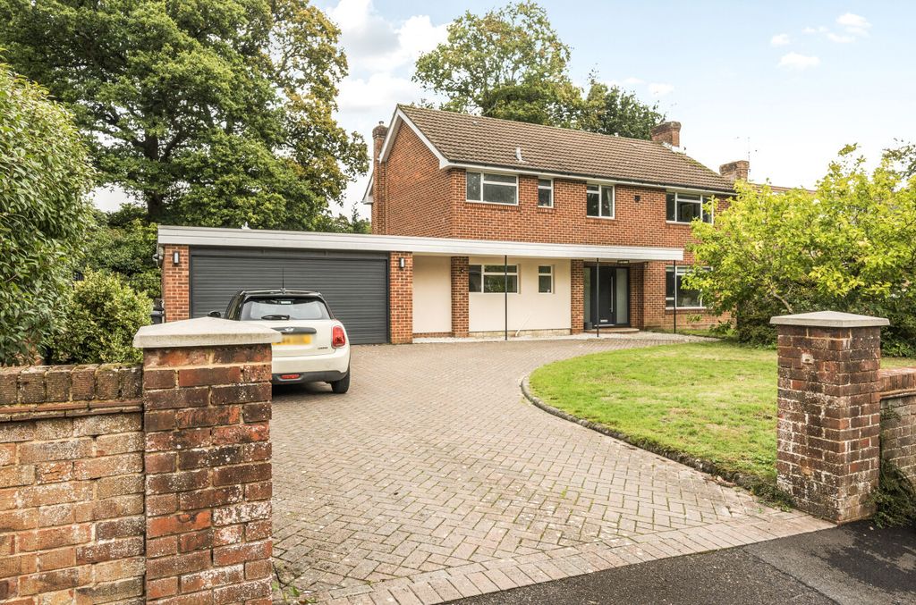 Property photo 1 of 17 1344479-1-68Cbecb...