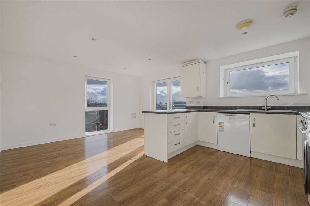 Property photo 2 of 21 Lounge/Kitchen