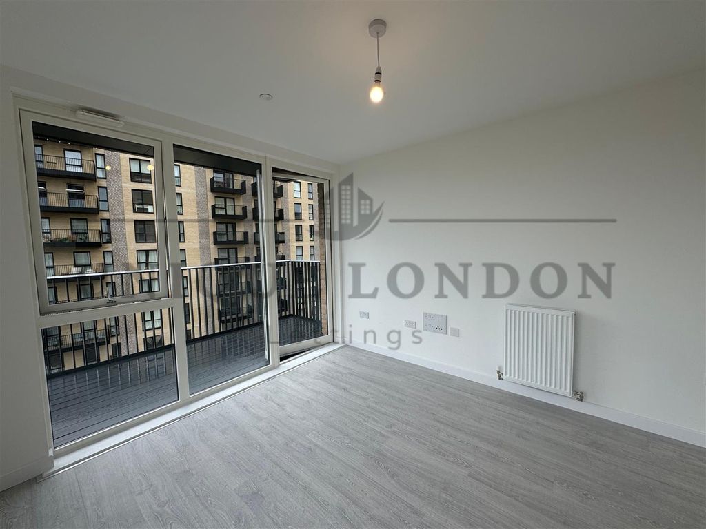 Property photo 2 of 8 37.Png