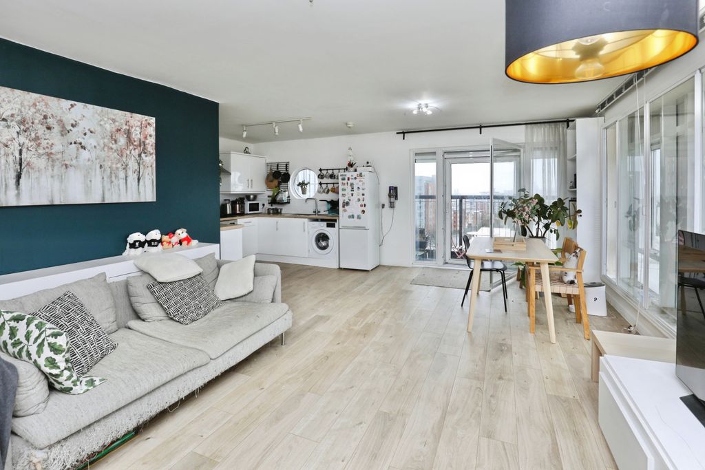 Property photo 3 of 15 Lounge/Dining Room