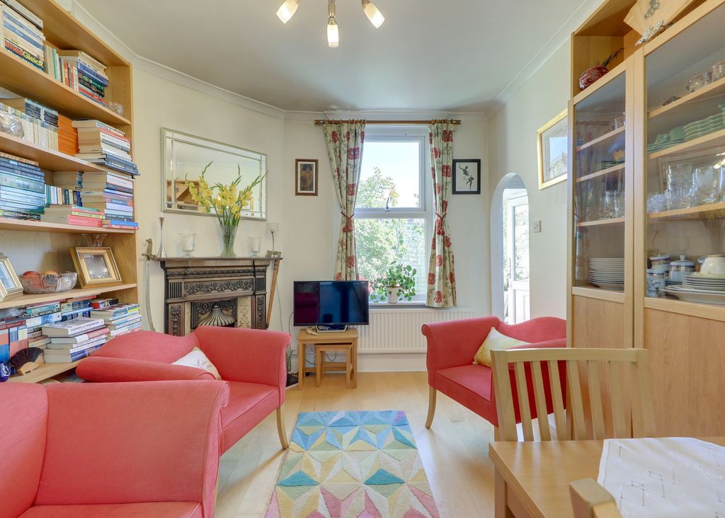 Property photo 2 of 14