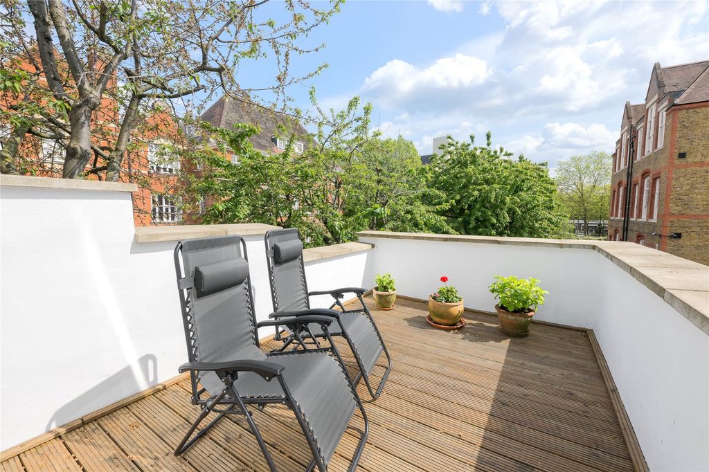Property photo 3 of 11 Terrace