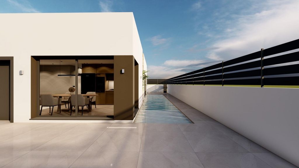 Property photo 3 of 32