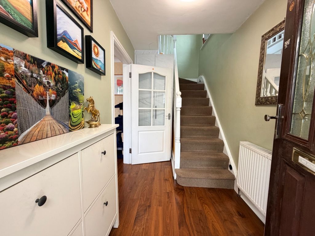 Property photo 2 of 14 5158272