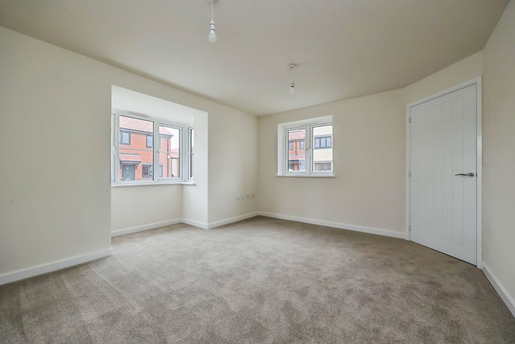 Property photo 3 of 31 Photo