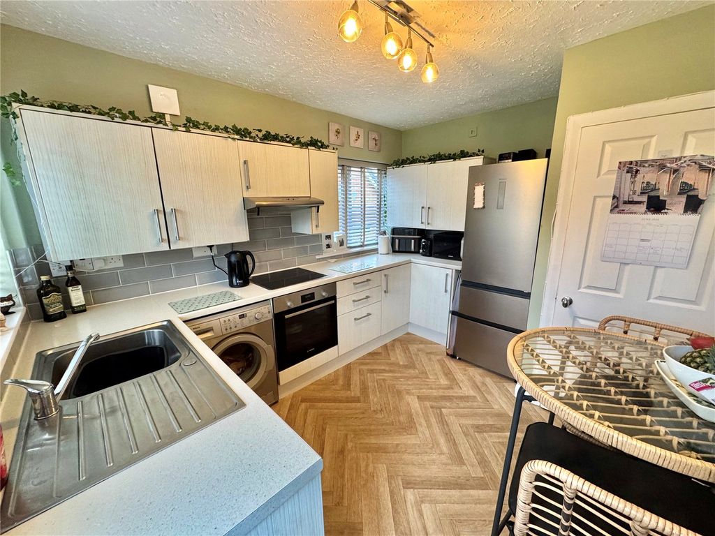 Property photo 2 of 13 Picture No. 12