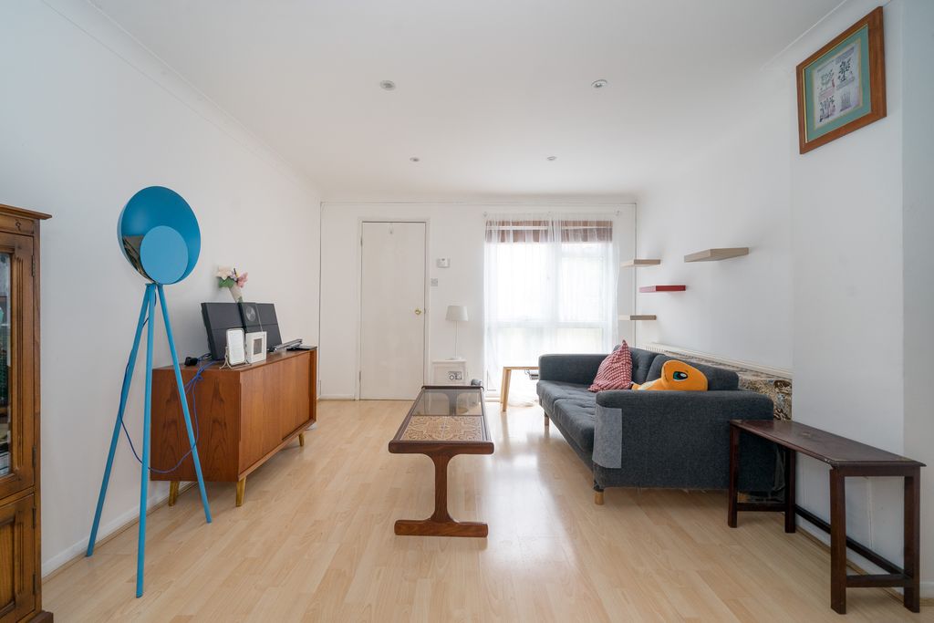 Property photo 2 of 9