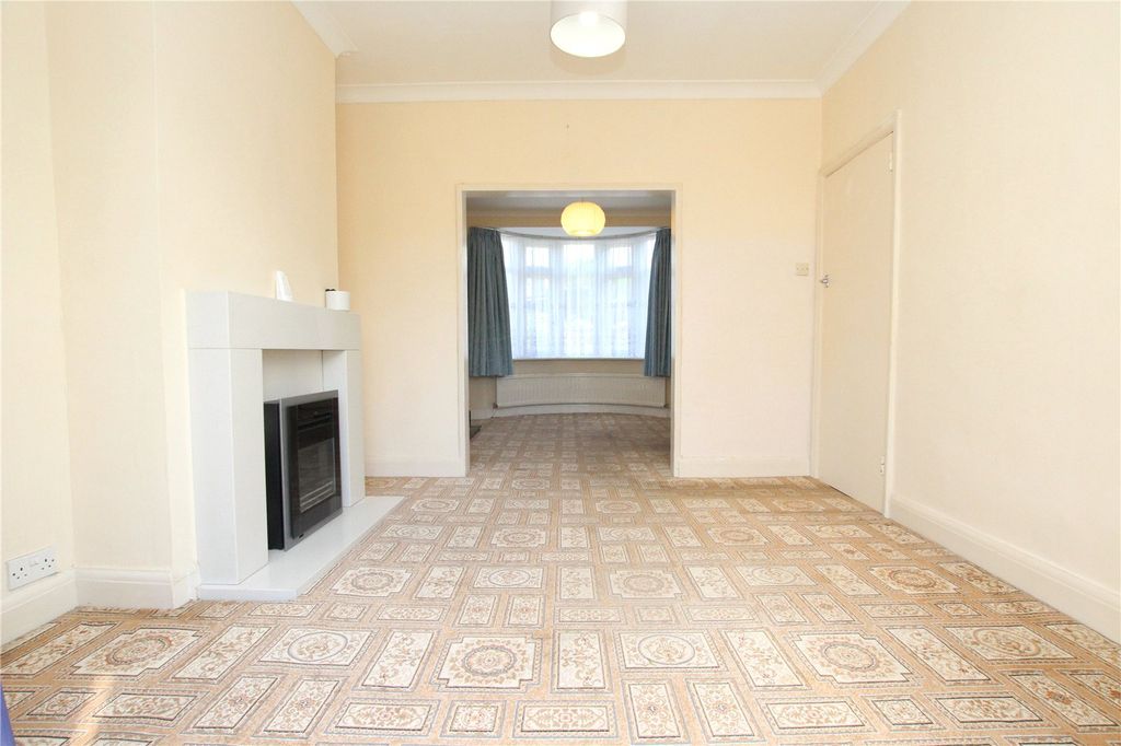 Property photo 3 of 14 Picture 3