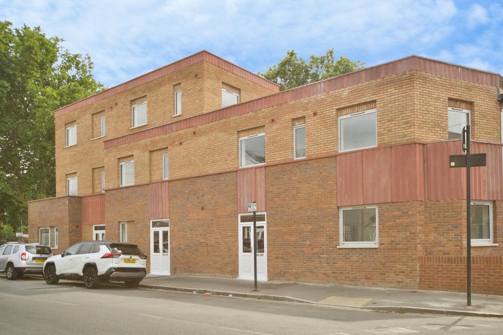 Property photo 1 of 16 Pbox-Img.Jpg