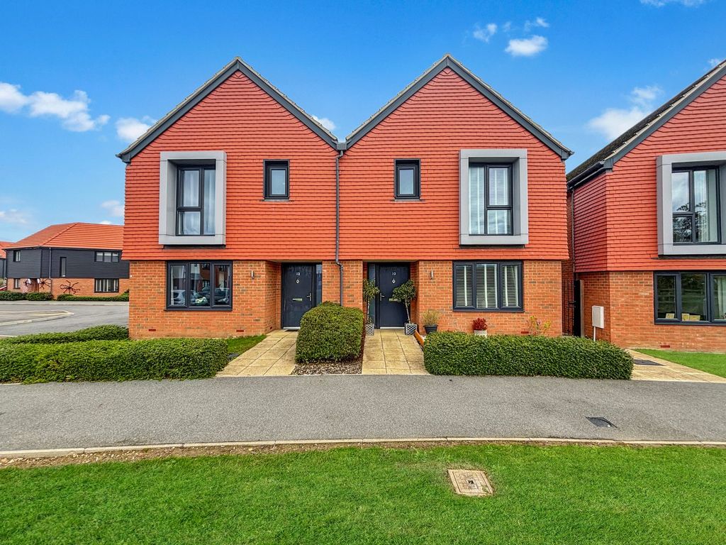 Property photo 2 of 20