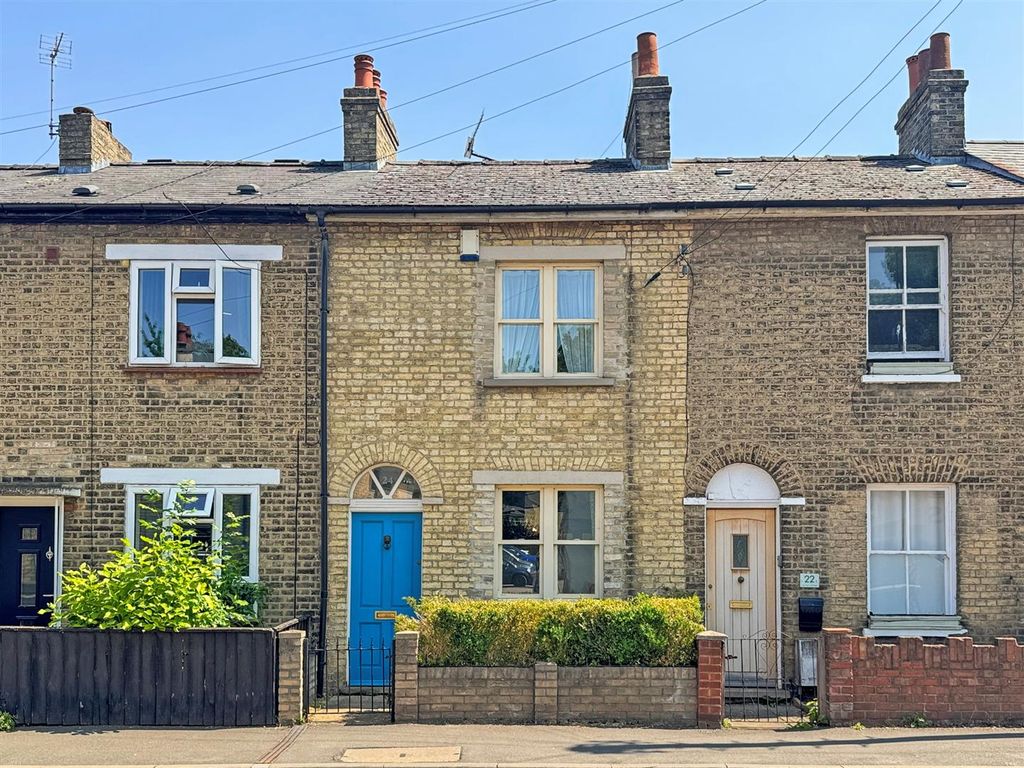 Property photo 1 of 19 24 Histon - Front.Jpg