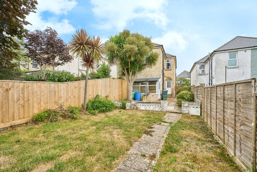 Property photo 2 of 17 Photo