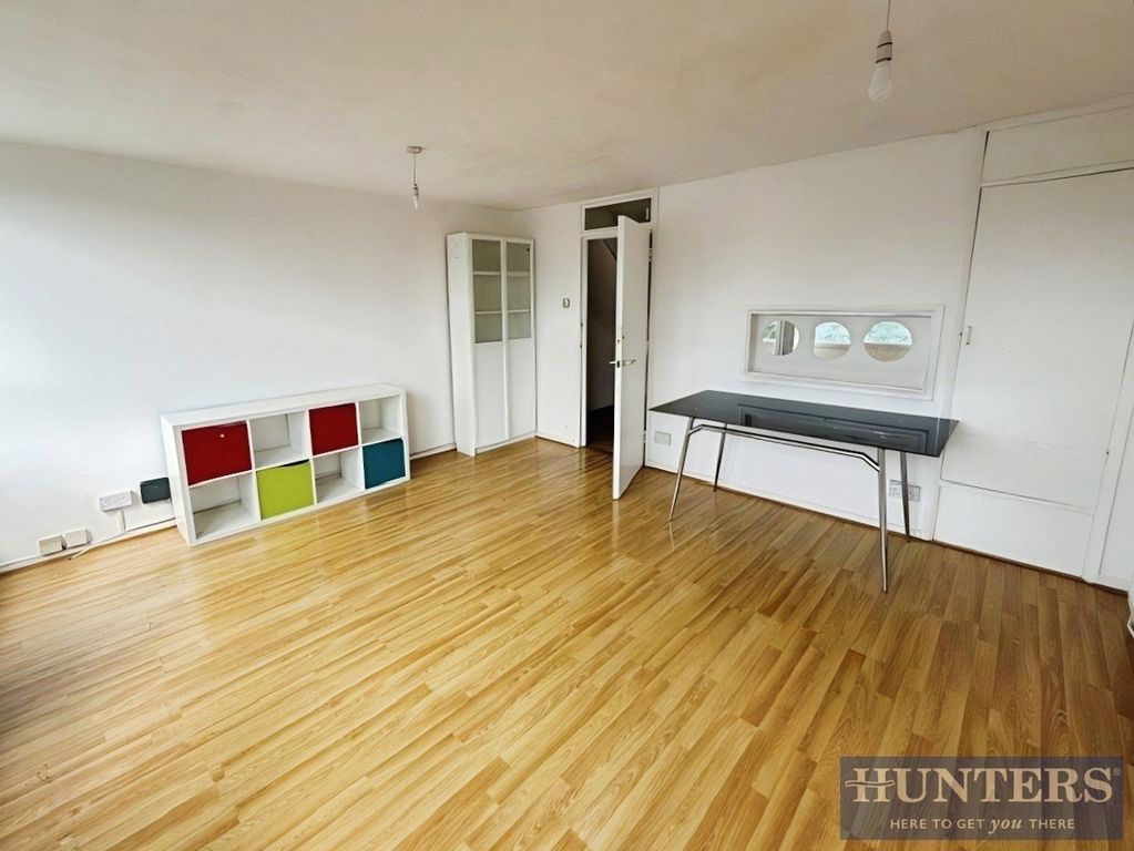 Property photo 3 of 10 Lounge