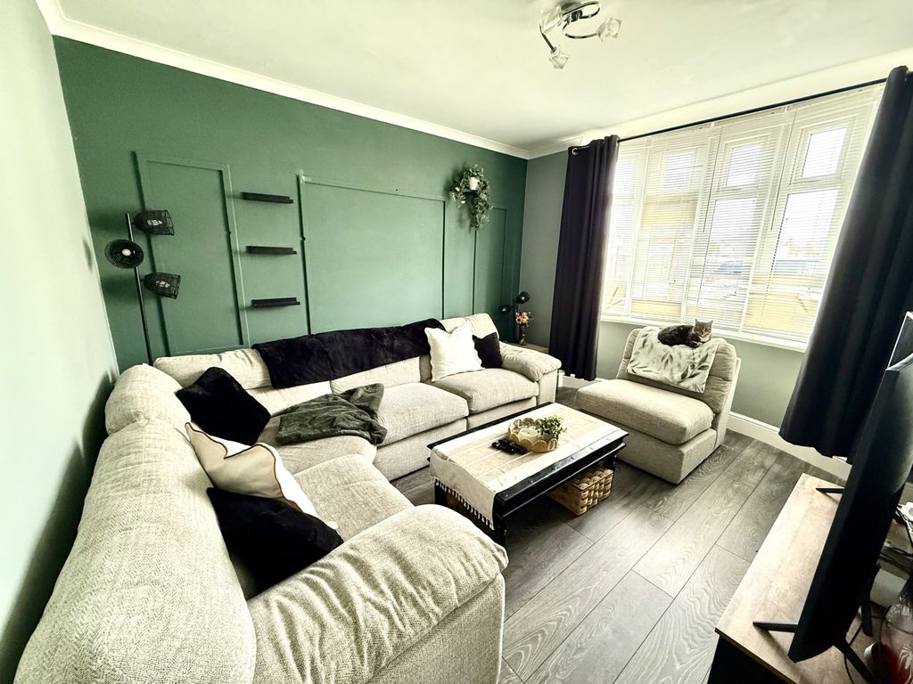 Property photo 3 of 7 Img_2150