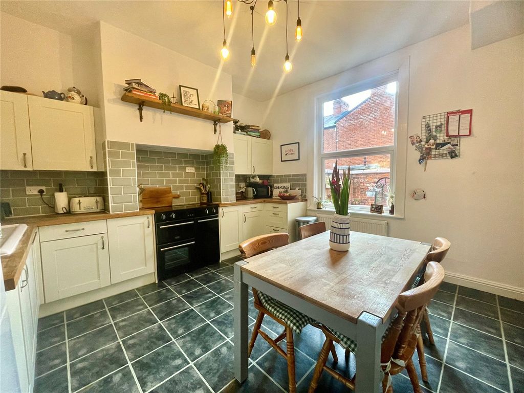 Property photo 1 of 17 Dining Kitchen