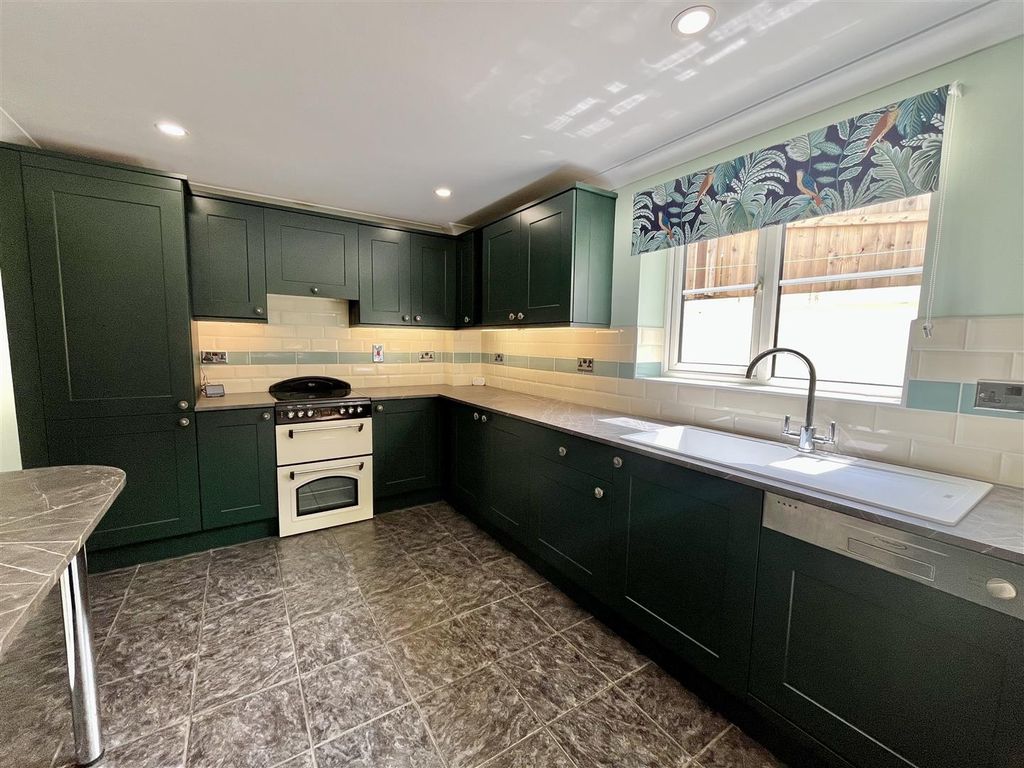 Property photo 3 of 26