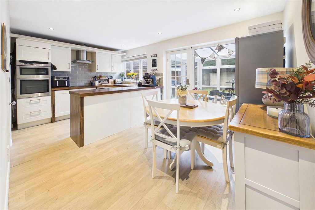 Property photo 3 of 19 Kitchen/Dining Room
