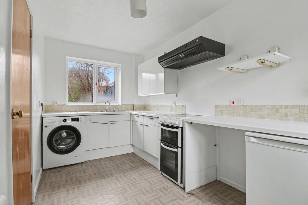 Property photo 3 of 9