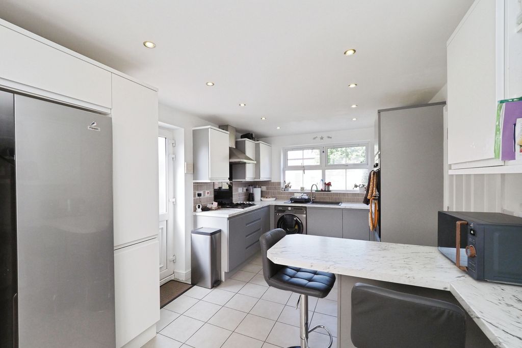 Property photo 2 of 19 Open Kitchen Breakfast