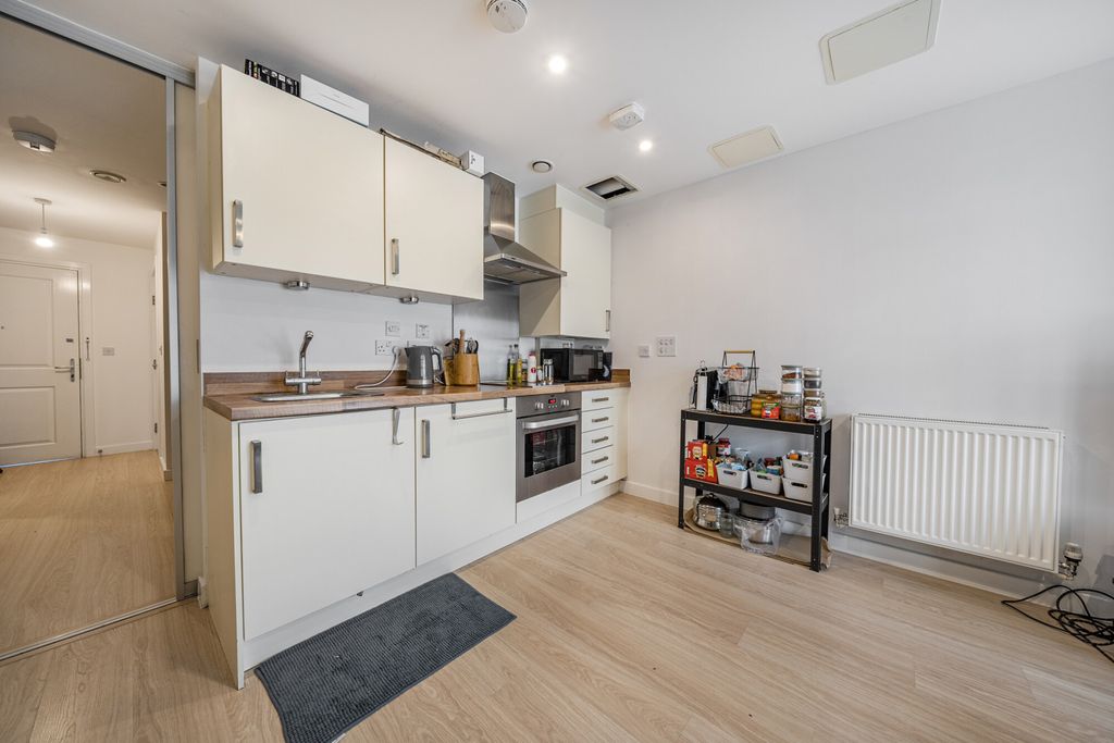 Property photo 3 of 14 1325146-8-6878Ff6...