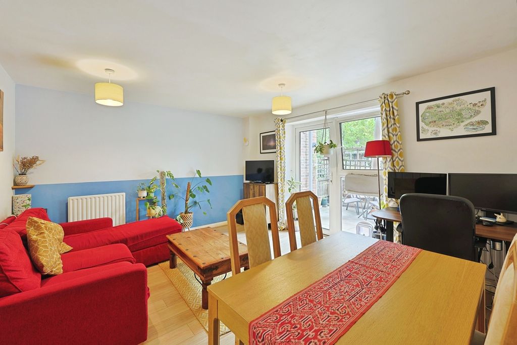 Property photo 2 of 18 Pbox-Img.Jpg