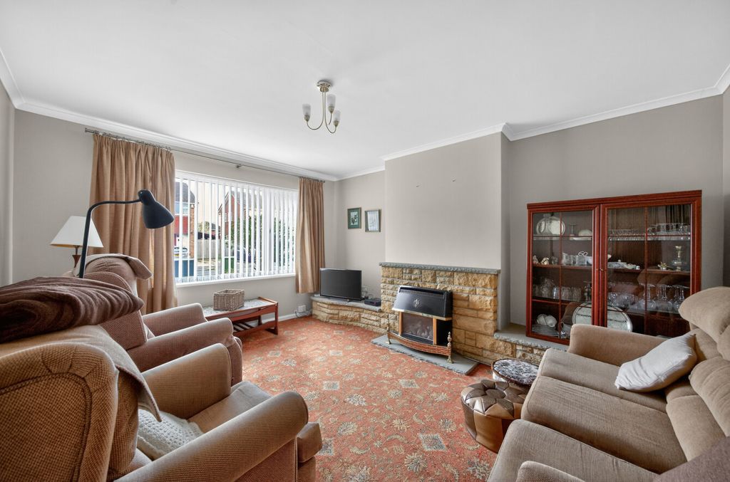 Property photo 2 of 15 1435526-12-69c65E...