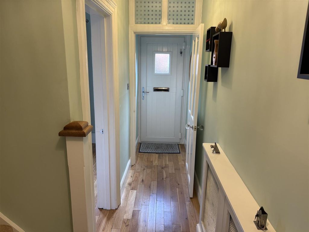 Property photo 2 of 19 Hallway.Jpg