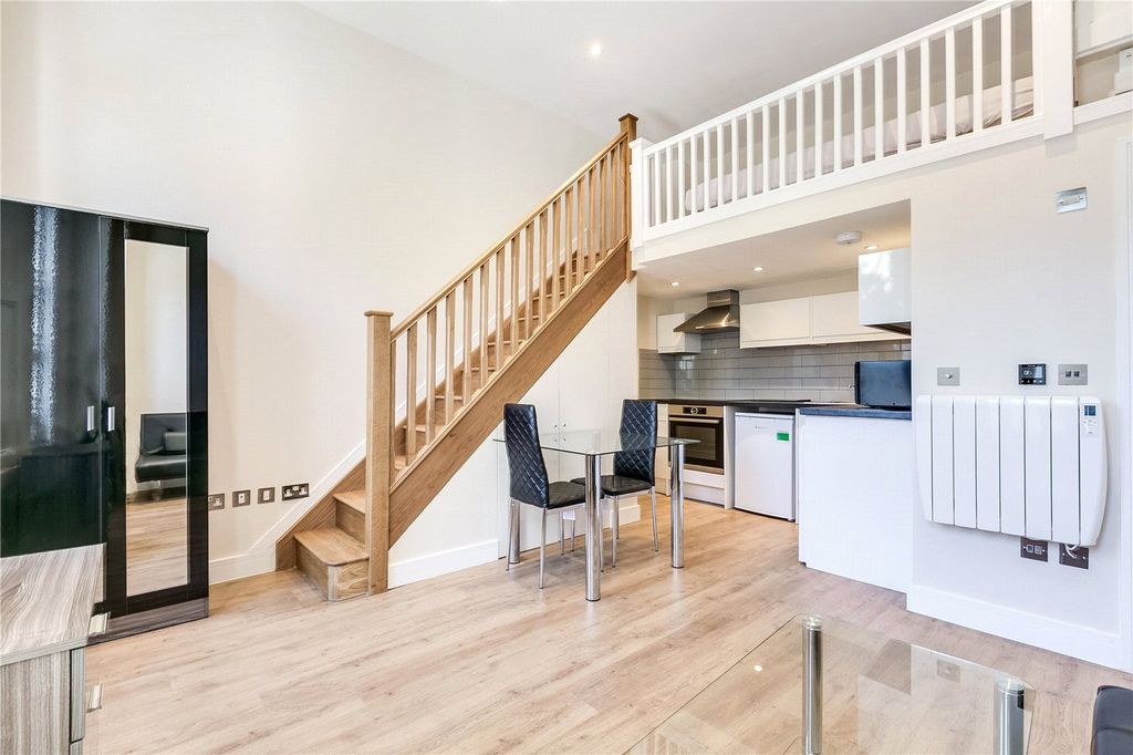 Property photo 1 of 5