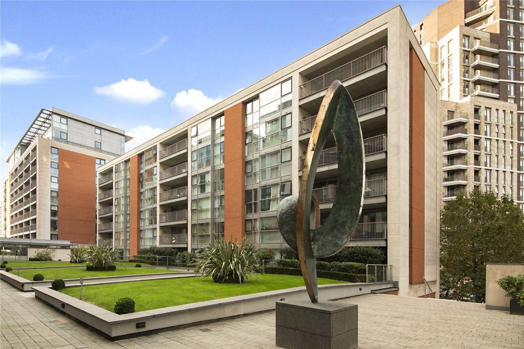 Property photo 3 of 12