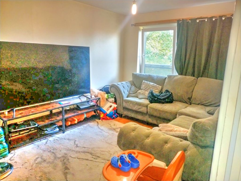 Property photo 3 of 7 6Cacde52-2036-4d91-89A7-E94F7Eabc1Eb_1